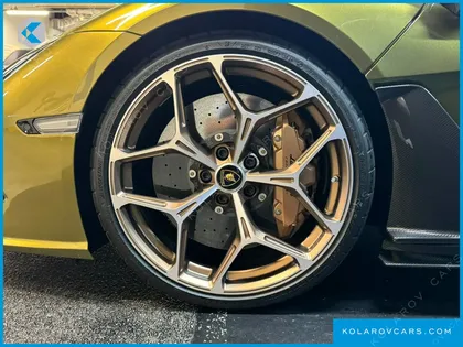 LAMBORGHINI REVUELTO 6.5 V12