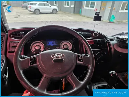 HYUNDAI MEGA TRUCK GOLD