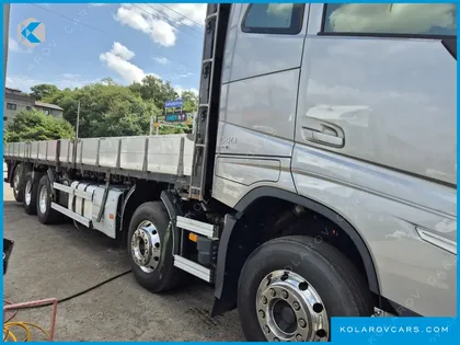 VOLVO CARGO TRUCK 10X4