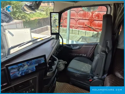 VOLVO CARGO TRUCK 10X4