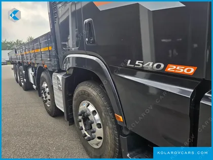 HYUNDAI EXCEED 10X4