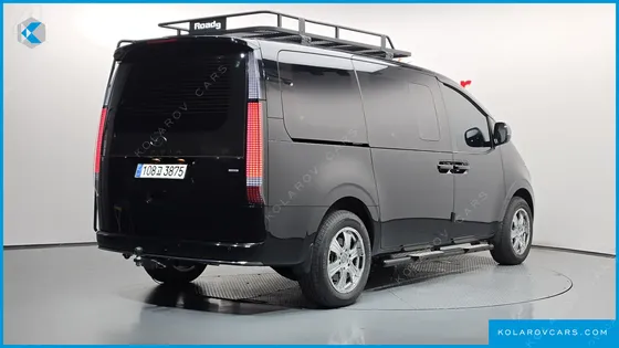 HYUNDAI STARIA 4WD LOUNGE 7-SEATER