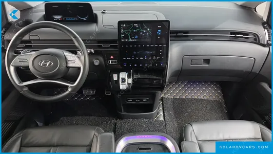 HYUNDAI STARIA 4WD LOUNGE 7-SEATER