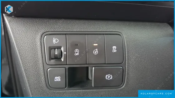 HYUNDAI STARIA 4WD LOUNGE 7-SEATER