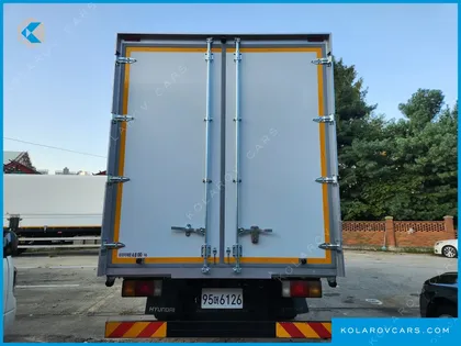 HYUNDAI MEGA TRUCK GOLD