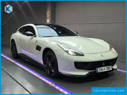 FERRARI GTC4 LUSSO 6.3 V12