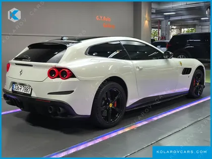 FERRARI GTC4 LUSSO 6.3 V12