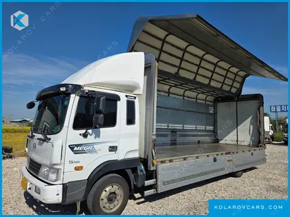 HYUNDAI MEGA TRUCK GOLD