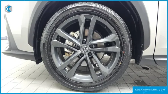 LEXUS NX PREMIUM