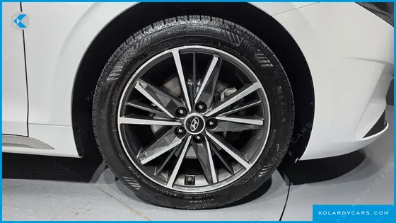 HYUNDAI GRANDEUR 3.0 LPI RENT CAR