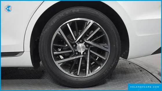 HYUNDAI GRANDEUR 3.0 LPI RENT CAR