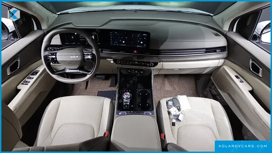 KIA CARNIVAL GASOLINE 7-SEATER NOBLESSE