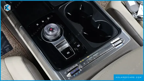 KIA CARNIVAL GASOLINE 7-SEATER NOBLESSE