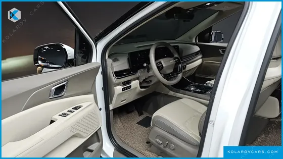 KIA CARNIVAL GASOLINE 7-SEATER NOBLESSE