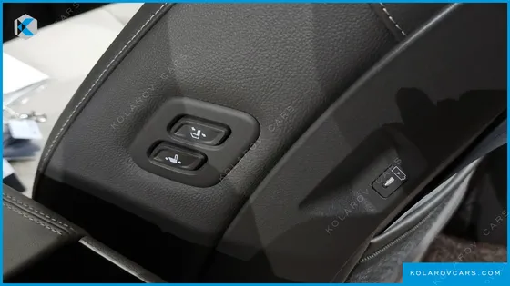 KIA CARNIVAL GASOLINE 7-SEATER NOBLESSE