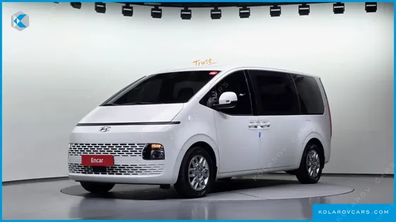 HYUNDAI STARIA 4WD TOURER 11-SEATER