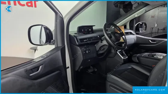 HYUNDAI STARIA 4WD TOURER 11-SEATER