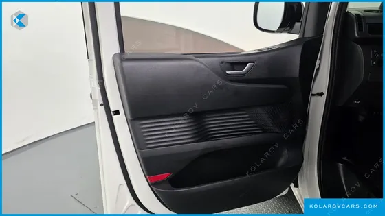 HYUNDAI STARIA 4WD TOURER 11-SEATER