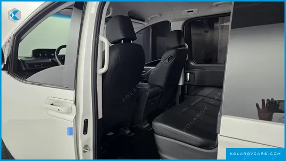HYUNDAI STARIA 4WD TOURER 11-SEATER