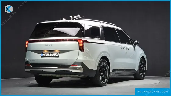 KIA CARNIVAL GASOLINE 7-SEATER NOBLESSE