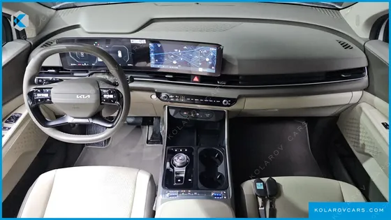 KIA CARNIVAL GASOLINE 7-SEATER NOBLESSE