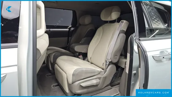KIA CARNIVAL GASOLINE 7-SEATER NOBLESSE