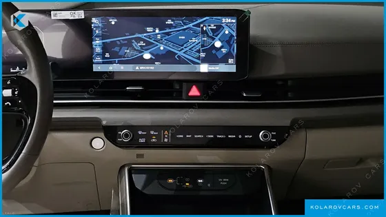 KIA CARNIVAL GASOLINE 7-SEATER NOBLESSE