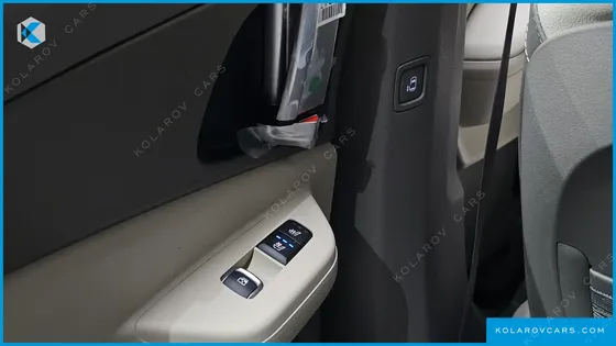 KIA CARNIVAL GASOLINE 7-SEATER NOBLESSE