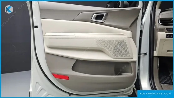 KIA CARNIVAL GASOLINE 7-SEATER NOBLESSE