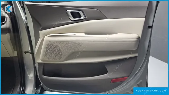 KIA CARNIVAL GASOLINE 7-SEATER NOBLESSE