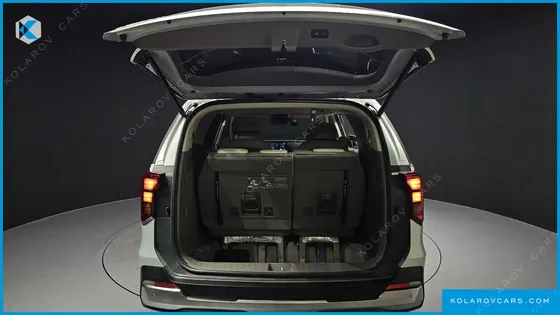 KIA CARNIVAL GASOLINE 7-SEATER NOBLESSE