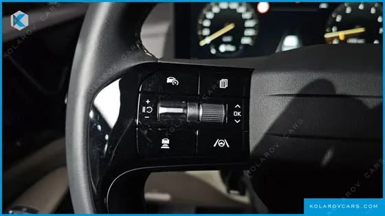 KIA CARNIVAL GASOLINE 9 SEATER X LINE