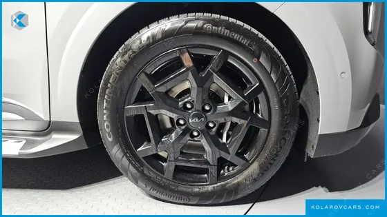 KIA CARNIVAL GASOLINE 9 SEATER X LINE