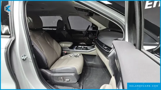 KIA CARNIVAL GASOLINE 9 SEATER X LINE