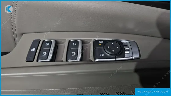 KIA CARNIVAL GASOLINE 9 SEATER X LINE