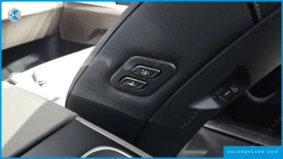 KIA CARNIVAL GASOLINE 9 SEATER X LINE