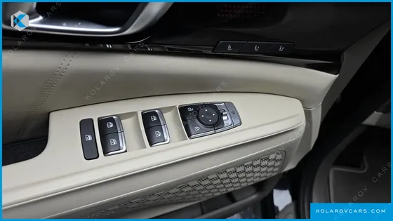 KIA CARNIVAL HEV 7SEATER SIGNATURE