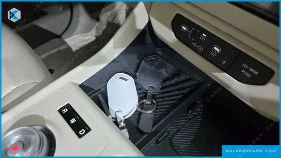 KIA CARNIVAL GASOLINE 9 SEATER X LINE