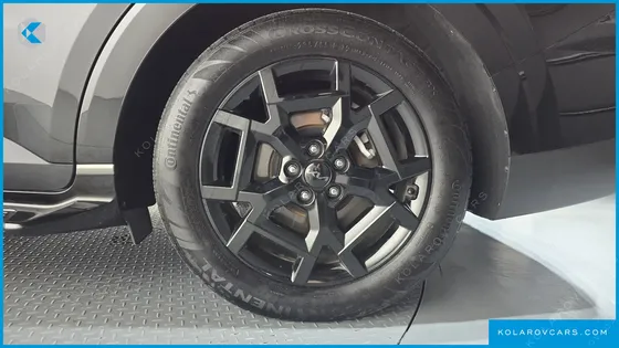KIA CARNIVAL GASOLINE 9 SEATER X LINE