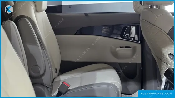 KIA CARNIVAL GASOLINE 9 SEATER X LINE