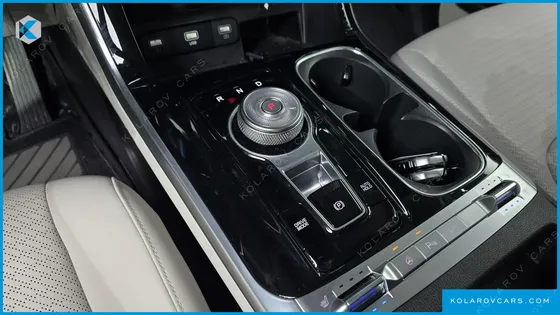 KIA CARNIVAL GASOLINE 7-SEATER SIGNATURE