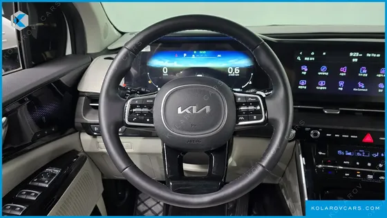 KIA CARNIVAL GASOLINE 7-SEATER SIGNATURE