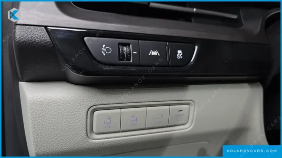 KIA CARNIVAL GASOLINE 7-SEATER SIGNATURE
