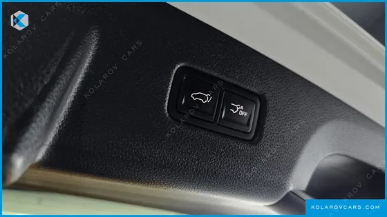 KIA CARNIVAL GASOLINE 7-SEATER SIGNATURE