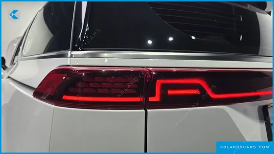KIA CARNIVAL GASOLINE 7-SEATER SIGNATURE