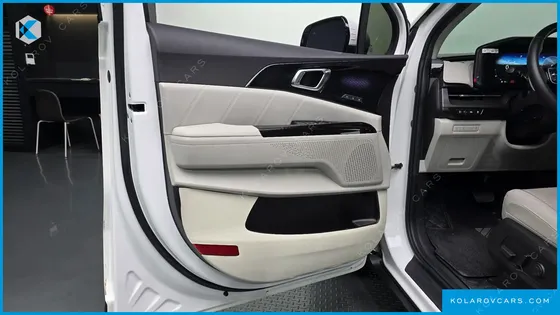 KIA CARNIVAL GASOLINE 7-SEATER SIGNATURE