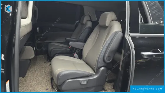 KIA CARNIVAL GASOLINE 9-SEATER NOBLESSE