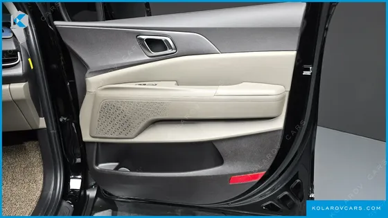 KIA CARNIVAL GASOLINE 9-SEATER NOBLESSE