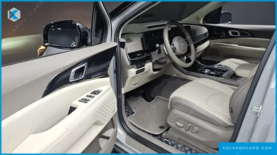 KIA CARNIVAL HEV 7SEATER GRAVITY