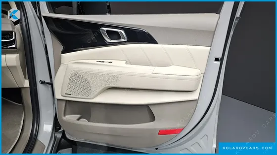 KIA CARNIVAL HEV 7SEATER GRAVITY